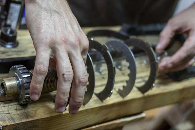 Процесс регулировки натяжного ролика