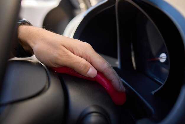 Как устроен предохранитель стоп сигнала?