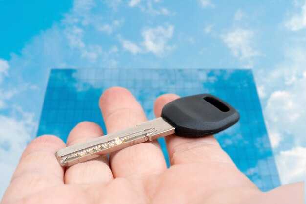 Снятие задней крышки брелока: пошаговая инструкция