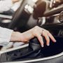 Что делать, если автоматическая коробка передач переключает передачи с задержкой? Решение проблемы