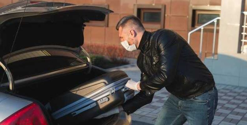 Что делать, если опорная стойка капота не удерживает капот в открытом положении?