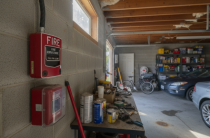 Как защитить автосервис или бокс от возгорания и несанкционированного доступа