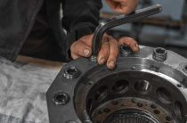 Гарантия при замене подшипника задней стойки — что нужно знать?