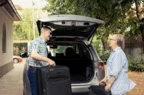 Как открыть доступ к багажнику Honda Fit — есть ли задняя дверь?