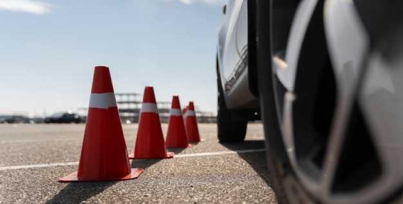 Как правильно поставить и отпустить стояночный тормоз — советы и рекомендации