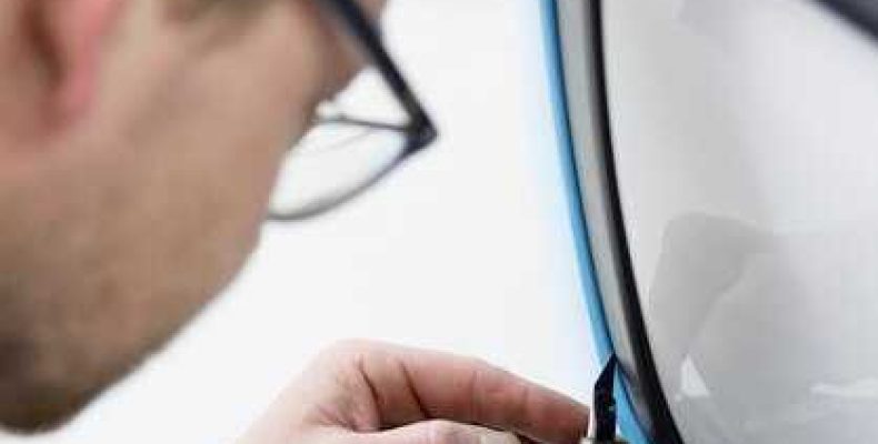 Как правильно установить уплотнитель лобового стекла при замене — пошаговая инструкция