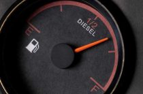 Как проверить, не сгорел ли предохранитель датчика уровня топлива?