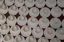 Какой катализатор предпочтительнее — металлический или керамический?