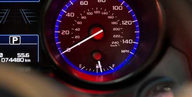 Какую функцию выполняет датчик стоп сигнала — важные аспекты и советы по эксплуатации