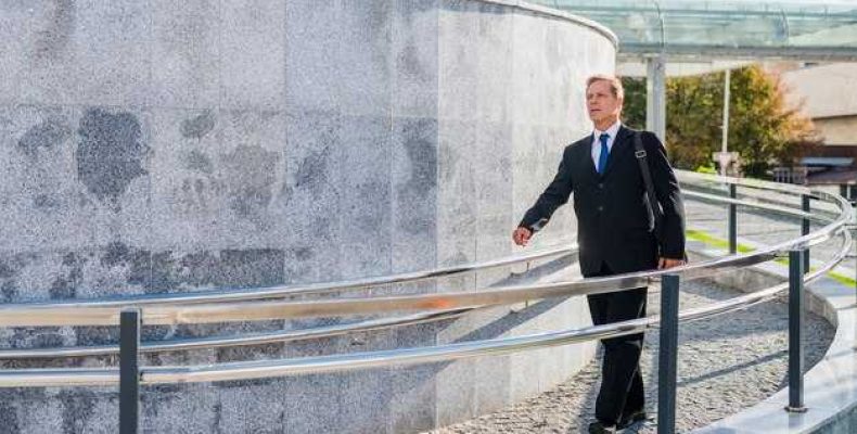 Средний срок службы опор стоек — как долго они служат и что влияет на их долговечность