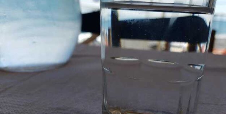 Вода в салоне лада гранта